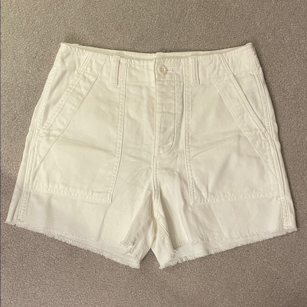 GAP Women's white  Cargo Shorts